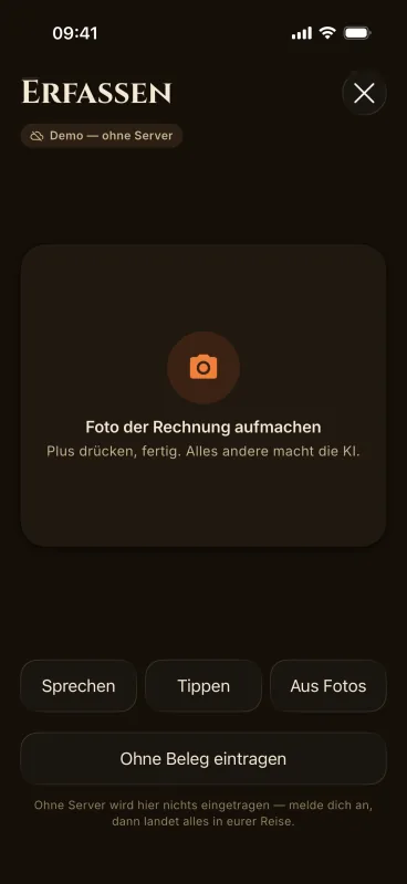 Die App zeigt die Erfassen-Ansicht: ein großer Knopf „Foto der Rechnung aufmachen“, darunter Sprechen, Tippen und Aus Fotos.